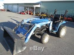 1999 New Holland TC21D HST 4x4 diesel with Rhino loader turfs used compact 912 hrs