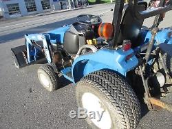 1999 New Holland TC21D HST 4x4 diesel with Rhino loader turfs used compact 912 hrs