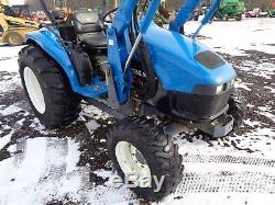 2000 New Holland TC40 Tractor with NH 16LA front loader, 4WD, R4, Shuttle Shift
