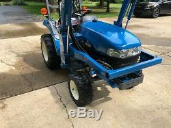 2002 NEW HOLLAND TC21D Compact 4x4 Tractor with Loader in excellent shape