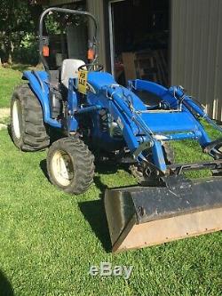 2006 New Holland TC45DA Tractor with Front Loader