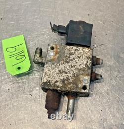 2012 New Holland L220 Skid Steer Loader Hydraulic Valve 17009830 047603