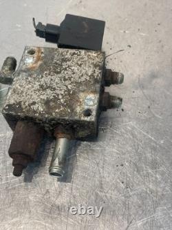 2012 New Holland L220 Skid Steer Loader Hydraulic Valve 17009830 047603