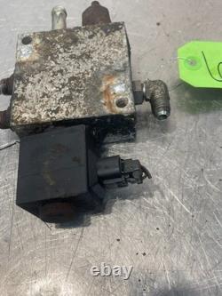 2012 New Holland L220 Skid Steer Loader Hydraulic Valve 17009830 047603