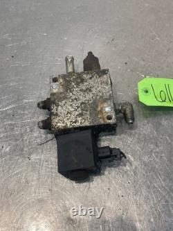 2012 New Holland L220 Skid Steer Loader Hydraulic Valve 17009830 047603