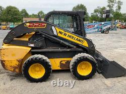 2012 New Holland L225 Skid Steer Loader with Cab Clean Machine 3000Hrs