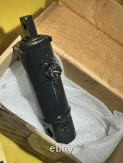 Case New Holland Quick Attach Hydraulic Cylinder OEM 47766775 for Skidsteer CTL