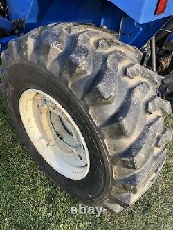 Ford New Holland TC30 4WD Compact Utility Tractor WithFEL Loader & Weights