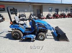 NEW HOLLAND TZ24DA TRACTOR With LOADER & BELLY MOWER, 4X4, HYDRO, 889 HOURS, 24 HP