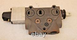 New Control Valve section for New Holland Loader Backhoes B110 B115 LB95 More
