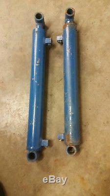 New Holland 7309 loader lift cylinders