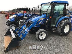 New Holland Boomer 3045 Tractor Loader with Factory Cab, 1100 Hours, CVT Trans