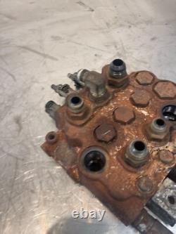 New Holland L185 Skidsteer Loader Hydraulic Control Valve