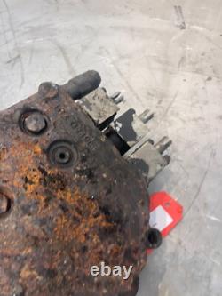 New Holland L185 Skidsteer Loader Hydraulic Control Valve