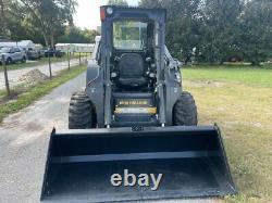 New Holland L225 Skid Steer Loader