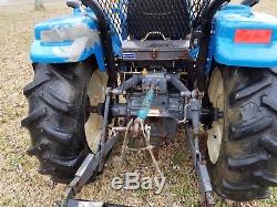 New Holland TC29 4wd Tractor with New Holland Loader