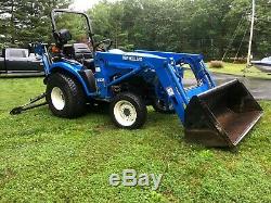 New Holland TC33 Tractor w Loader & Backhoe 4x4 Hydrostatic Drive