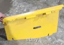 New holland lh side shield 87750719