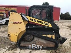 NewHolland C227 Skid Steer Loader. 1400 Hours. High Flow. Track Machine. With Air