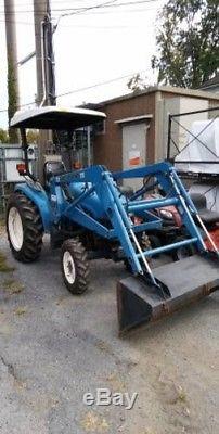 Reduced $1000! New Holland TC33 4WD WithLoader and Canopy